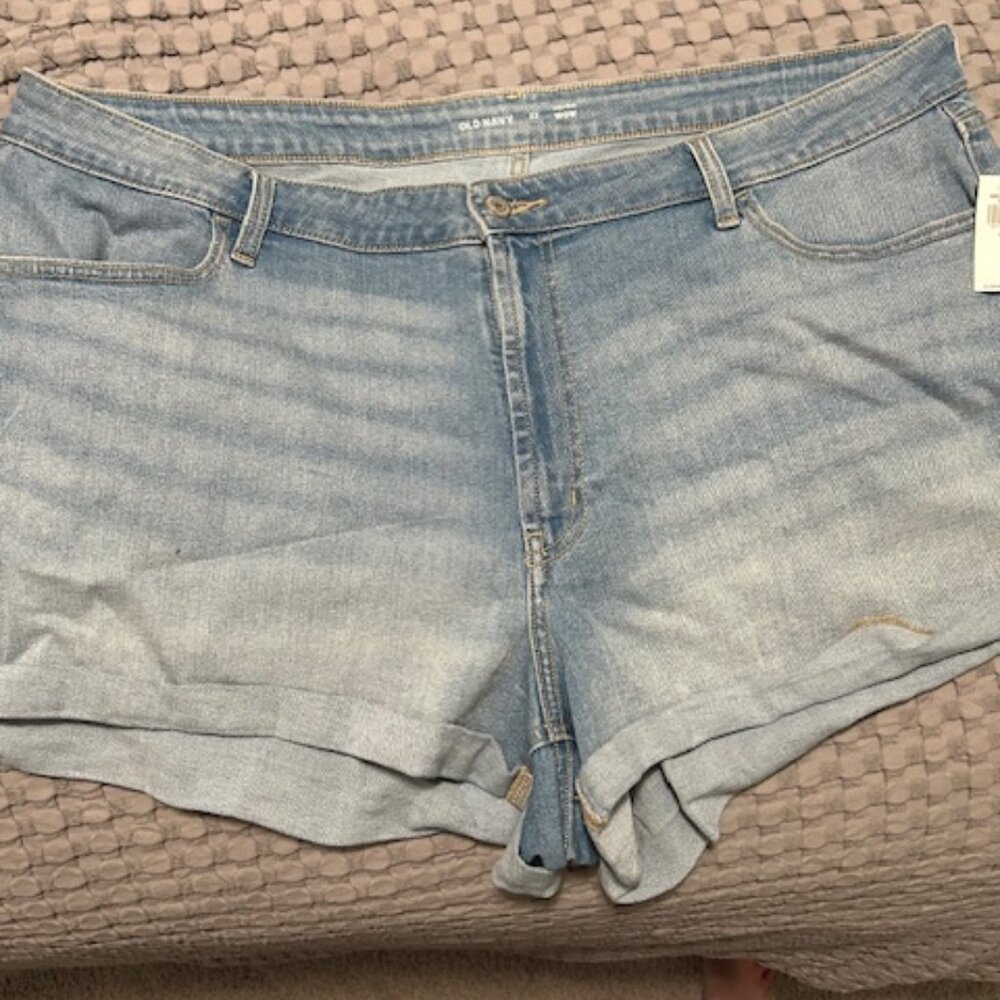 Old Navy Women's High-Rise WOW Jean Shorts - NWT